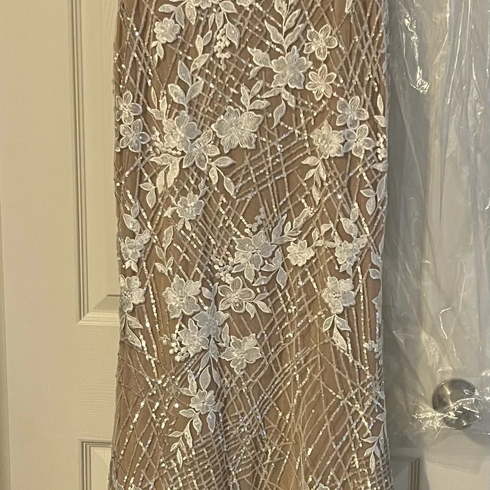 Porta and Scarlett Gown - Picture 3 of 6